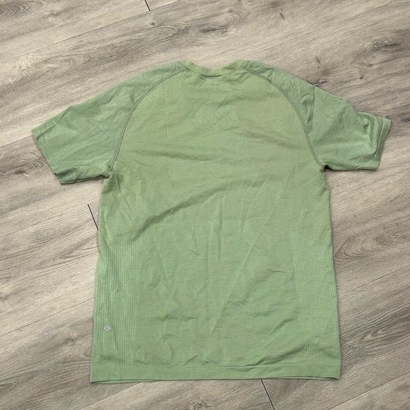 lululemon athletica Sage Green Short Sleeve Tee - Picture 3 of 3